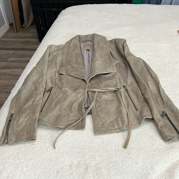 Banana Republic women’s leather jacket, size M, beige/gray - Picture 4 of 12